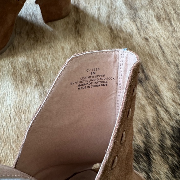 Chelsea & Violet Heels Size 8M - Picture 3 of 6